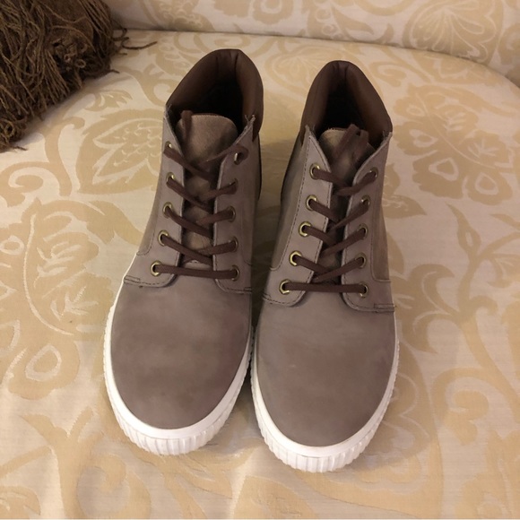 Timberland Shoes - Like New Timberland Sneakers